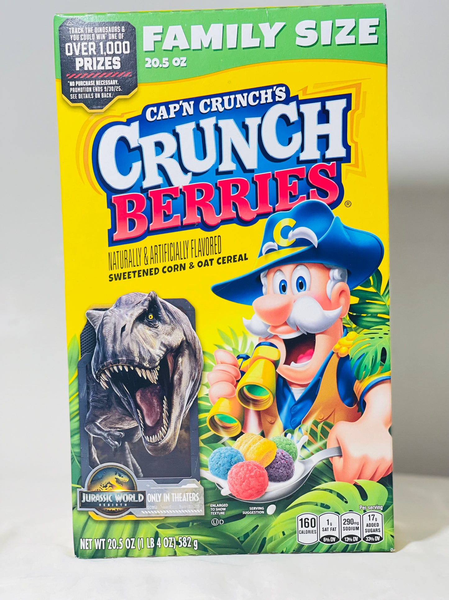 Cap'n Crunch's - Crunch berries Family Size